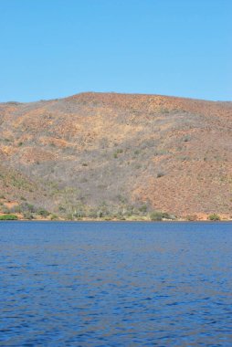 Dağlardaki güzel göl