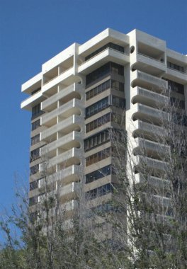 Şehrin modern binası
