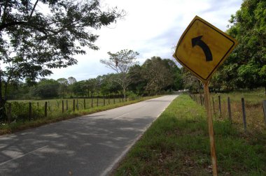 Florida 'nın kırsal kesiminde yol tabelası.