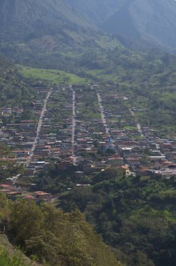 Dağların havadan görünüşü