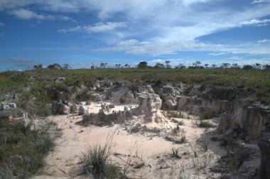 Antik kentin kalıntıları. Arka plandaki en güzel manzaranın durumu.