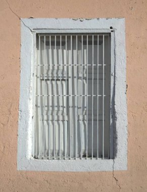 beyaz pencereli pencere