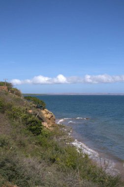 Deniz kıyısının güzel manzarası