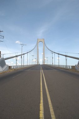 İsrail şehrindeki köprünün manzarası.