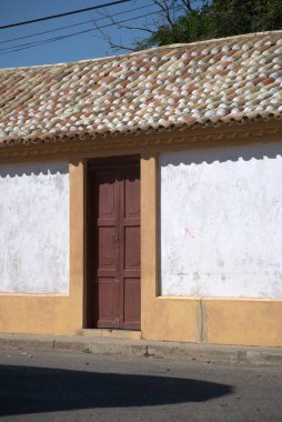 Şehirdeki eski bina.