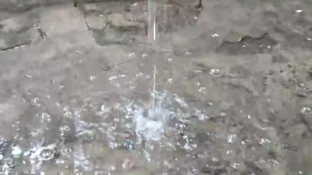 Райдуги Впали Даху Затопили Двір — стокове відео