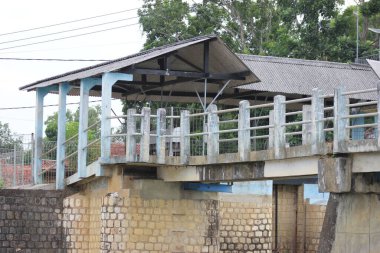 Rezervuar ve Samiran Baraj Köprüsü 'nün etrafını görüntüler