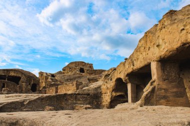 Uplistsikhe Georgia 'daki antik mağara kasabasıdır. Eski taş şehir harabeye döndü. Kafkasya 'da tarihi bir yer