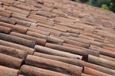 Tayland 'daki evin çatı kiremitleri.
