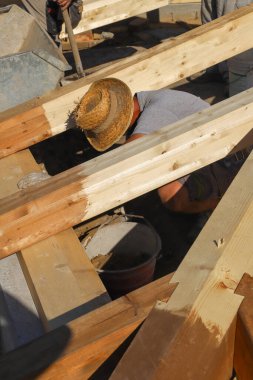 İnşaat alanında işçisi