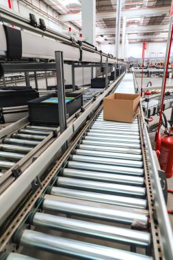 Modern endüstriyel bir fabrika.