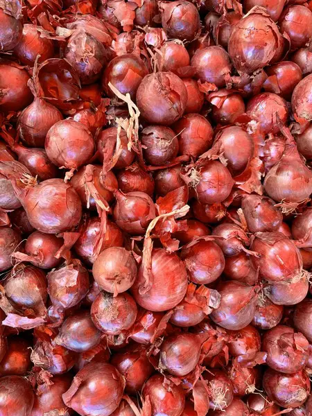 Piyasada kırmızı soğan