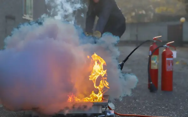 şirket güvenliği - itfaiye kursu sırasında egzersiz