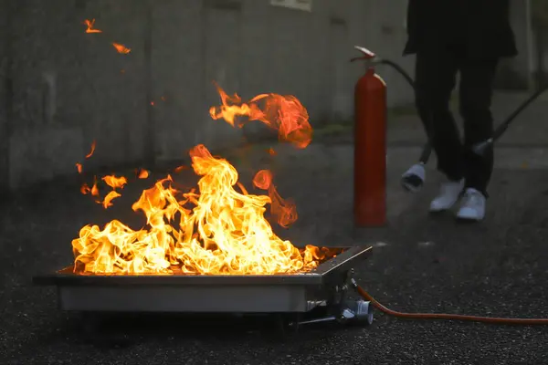 şirket güvenliği - itfaiye kursu sırasında egzersiz