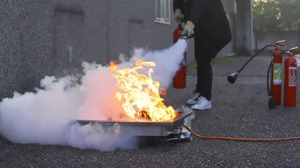şirket güvenliği - itfaiye kursu sırasında egzersiz