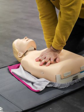 İlk yardım kursu - şirket güvenliği - Kalp masajı - Temel Yaşam Desteği