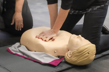 İlk yardım kursu - şirket güvenliği - Kalp masajı - Temel Yaşam Desteği