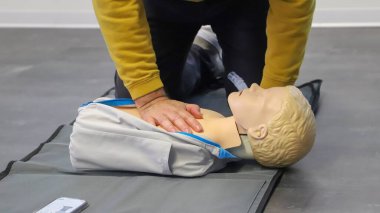 İlk yardım kursu - şirket güvenliği - Kalp masajı - Temel Yaşam Desteği