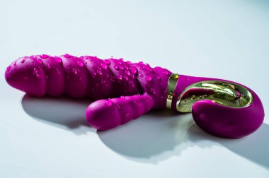 Islak Magenta renkli kaburgalı vibratör