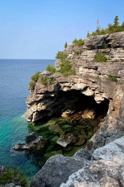 Bruce Yarımadası Ulusal Parkı 'ndaki Grotto Yürüyüşü. Tobermory, Kanada.