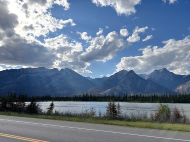 Kanada Kayalıkları, Alberta, Kanada 'da yaz tatili.