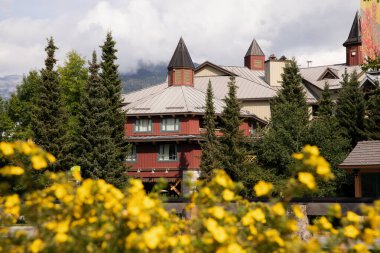 Whistler şehrinin güzel manzarası, British Columbia, Kanada.