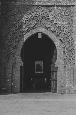 Dünyanın en ünlü simgesinin başkenti olan eski kentteki büyük şehrin camii.