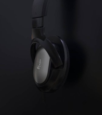 Koyu arka plandaki kulaklık müzik titreşimleri kavramları