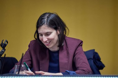 Elly Schlein, Demokrat Parti Genel Sekreteri, Abruzzo 'da düzenlenen bir mitingde bölgesel başkan adayı Luciano D' Amico 'yu destekliyordu. Teramo, 4 Şubat 2024 (Fotoğraf: Mauro Di Bonaventura)