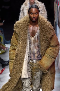 Diesel - Runway - Milan Moda Haftası / Kış 2024-2025MILAN, ITALY - FEBRUARY 21: Diesel Ready to Wear Fall / Winter 2024-2025 moda gösterisi (Fotoğraf: Mauro Di Bonaventura )