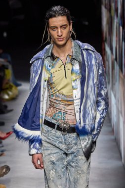 Diesel - Runway - Milan Moda Haftası / Kış 2024-2025MILAN, ITALY - FEBRUARY 21: Diesel Ready to Wear Fall / Winter 2024-2025 moda gösterisi (Fotoğraf: Mauro Di Bonaventura )