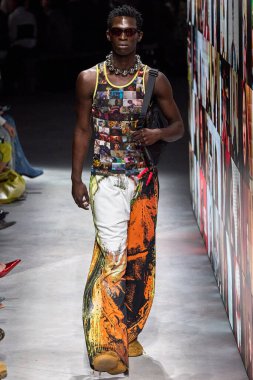 Diesel - Runway - Milan Moda Haftası / Kış 2024-2025MILAN, ITALY - FEBRUARY 21: Diesel Ready to Wear Fall / Winter 2024-2025 moda gösterisi (Fotoğraf: Mauro Di Bonaventura )