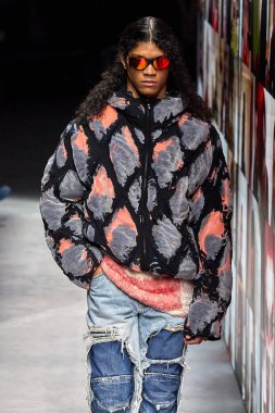 Diesel - Runway - Milan Moda Haftası / Kış 2024-2025MILAN, ITALY - FEBRUARY 21: Diesel Ready to Wear Fall / Winter 2024-2025 moda gösterisi (Fotoğraf: Mauro Di Bonaventura )
