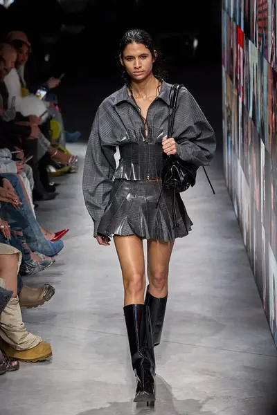 Diesel - Runway - Milan Moda Haftası / Kış 2024-2025MILAN, ITALY - FEBRUARY 21: Diesel Ready to Wear Fall / Winter 2024-2025 moda gösterisi (Fotoğraf: Mauro Di Bonaventura )