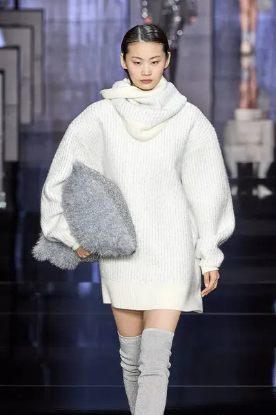 stock image Anteprima Fashion Show - Runway - Milan Fashion Week - Womenswear Fall/Winter 2024-2025MILAN, ITALY - FEBRUARY 22: A model walks the runway at the Anteprima fashion show during the Milan Fashion Week Womenswear . (Photo by Mauro Di Bonaventura)