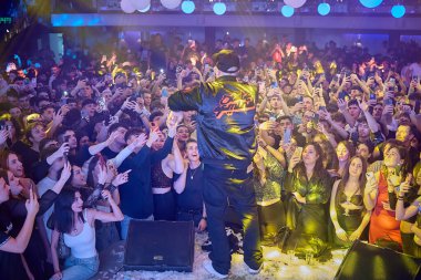 Gue Pequeno si esibisce Disco PLAZA - Gue Pequeno Teramo - Tortoreto - ITALIA - 07 dic 2024 Si esibisce in Disco PLAZA Cosimo Fini Gue Pequeno (foto di Mauro Di Bonaventura) Foto di m.dibonaventura @ gmail.com