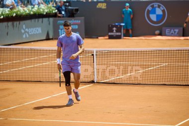 Internazionali BNL D 'Italia 2025 - Beşinci Gün, İtalya - 09 Mayıs: İspanya' dan Carlos Alcaraz, Foro Italico 'da oynanan Singles Internazionali BNL D' Italia 2025 'te Dusan Lajoviç ile maç puanını kutluyor. Fotoğraf: Mauro Di Bonaventura)