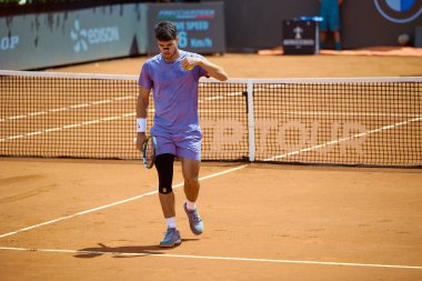 Internazionali BNL D 'Italia 2025 - Beşinci Gün, İtalya - 09 Mayıs: İspanya' dan Carlos Alcaraz, Foro Italico 'da oynanan Singles Internazionali BNL D' Italia 2025 'te Dusan Lajoviç ile maç puanını kutluyor. Fotoğraf: Mauro Di Bonaventura)