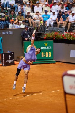 Internazionali BNL D 'Italia 2025 - Beşinci Gün, İtalya - 09 Mayıs: İspanya' dan Carlos Alcaraz, Foro Italico 'da oynanan Singles Internazionali BNL D' Italia 2025 'te Dusan Lajoviç ile maç puanını kutluyor. Fotoğraf: Mauro Di Bonaventura)