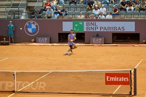 Internazionali BNL D 'Italia 2025 - Beşinci Gün, İtalya - 09 Mayıs: İspanya' dan Carlos Alcaraz, Foro Italico 'da oynanan Singles Internazionali BNL D' Italia 2025 'te Dusan Lajoviç ile maç puanını kutluyor. Fotoğraf: Mauro Di Bonaventura)