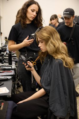 Luisa Spagnoli - Back stage e Front Row - Milan Fashion Week - Womenswear Spring/Summer 2026MILAN, ITALY - SEPTEMBER 27: Lina Taut Dembikova attends the Luisa Spagnoli fashion show during the Milan y. (Photo by Mauro Di Bonaventura)