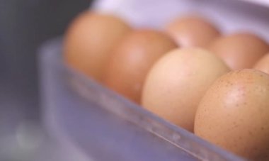 Yumurtalar mutfakta.