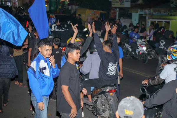 Bandung, Endonezya Mayıs 09 2025: Persib Bandung taraftarları Liga 1 'in zaferini kutladı