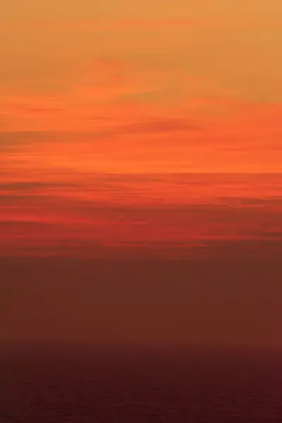 Kartagena, Bolivar, Kolombiya 'da okyanus manzaralı güzel renkli gün batımı