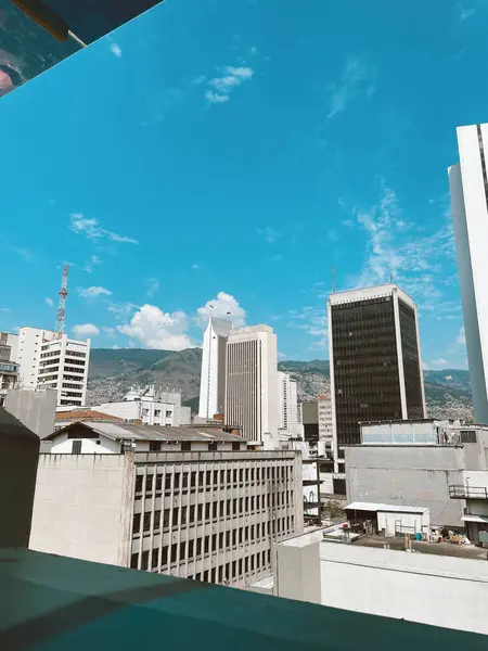 Medellin Antioquia Kolombiya Mart 2024 Mavi Gökyüzü Ile Medellin Merkezinin — Stok fotoğraf