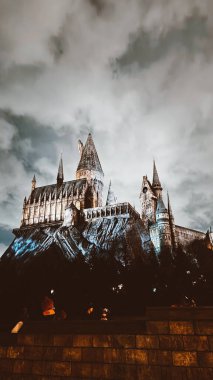 Osaka, Japon. 28 Mart 2024: Universal Stüdyoları birçok renk ve karaktere sahip tema parkı.