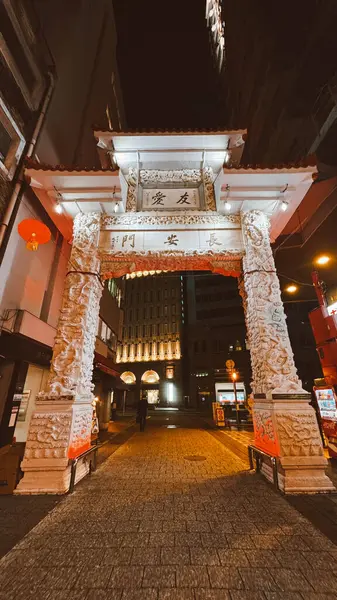 Tokyo, Japon. 30 Mart 2024: Kentsel ve gece manzarası.