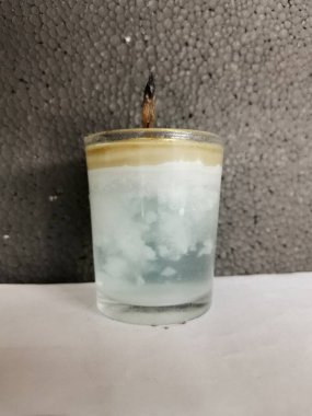 Küçük Aromatik Terapi Mumunun Yakın Çekimi