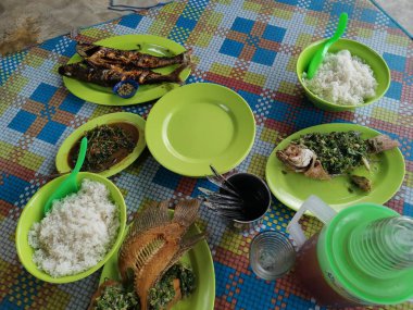 Deniz ürünleri ziyafeti: Paylaşılan Mutfak Lezzeti