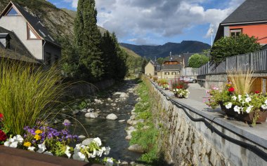 Garos, Arties, Aran Valley, İspanya, Avrupa, evler, kapılar, pencereler, ormanlar, nehirler, şelaleler, dağlar